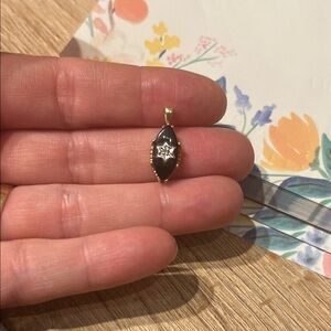 10k Elegant Gold onyx Star Pendant